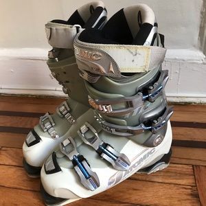 Atomic Ski Boots M Tech 80 Size 24.5 Womens 7.5
